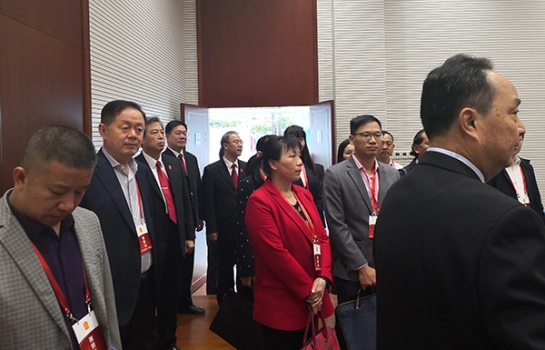 全國(guó)人大代表、方大集團(tuán)董事長(zhǎng)熊建明參加最高人民法院第一巡回法庭視察調(diào)研座談